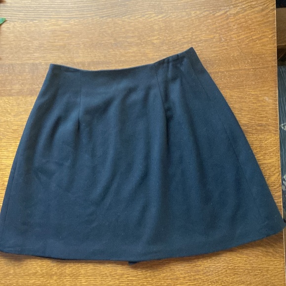 Saks Fifth Avenue size 12 Wool Skirt - Picture 3 of 6